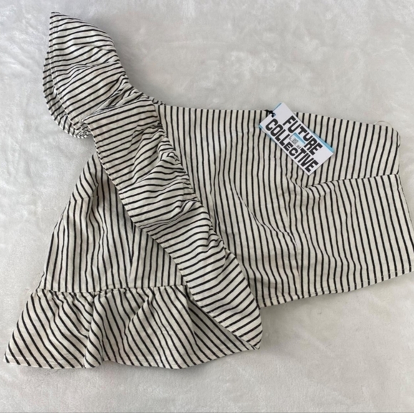 NWT Future Collective Blk/Wht Ruffle Stipe Top - Picture 5 of 7